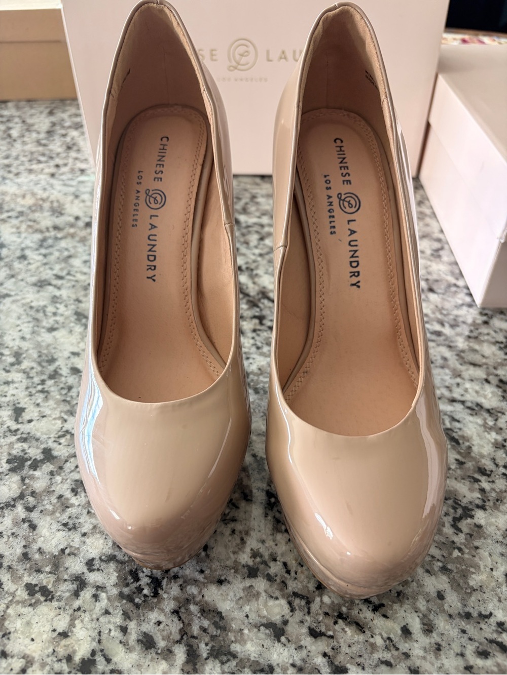 New Women’s 9 Chinese Laundry Nude Patent Platform Pumps - Picture 7 of 9